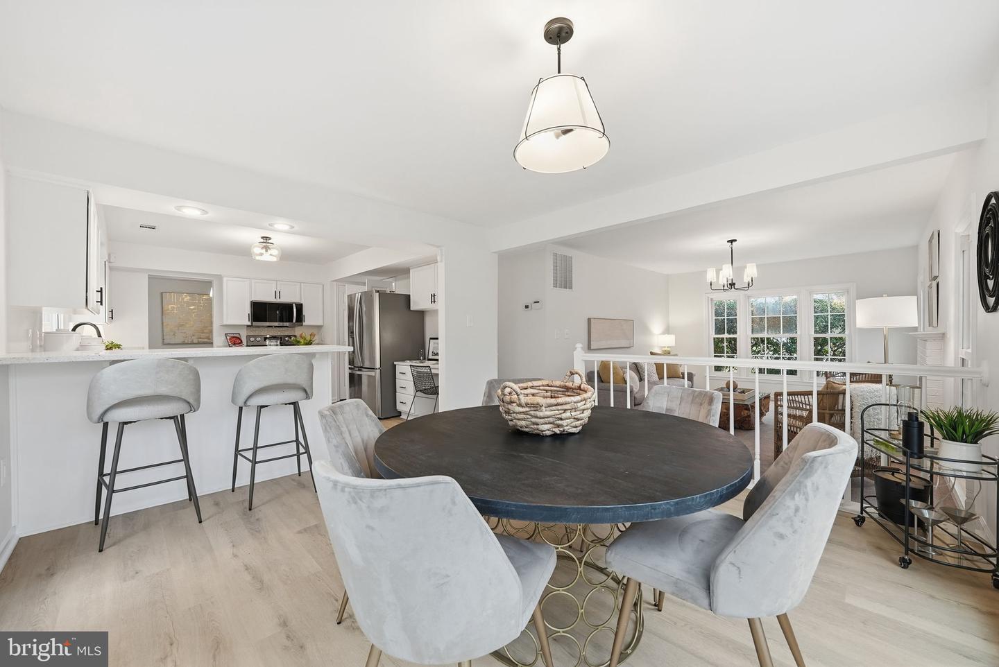 6112 SANDSTONE CT, CLIFTON, Virginia 20124, 4 Bedrooms Bedrooms, ,2 BathroomsBathrooms,Residential,For sale,6112 SANDSTONE CT,VAFX2283490 MLS # VAFX2283490