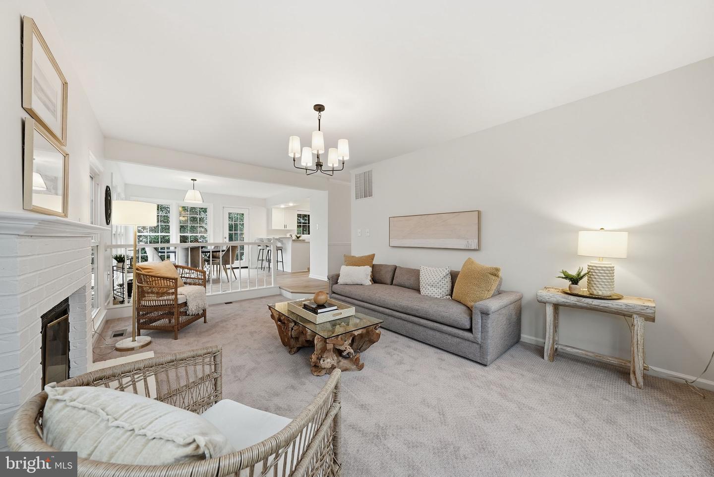 6112 SANDSTONE CT, CLIFTON, Virginia 20124, 4 Bedrooms Bedrooms, ,2 BathroomsBathrooms,Residential,For sale,6112 SANDSTONE CT,VAFX2283490 MLS # VAFX2283490