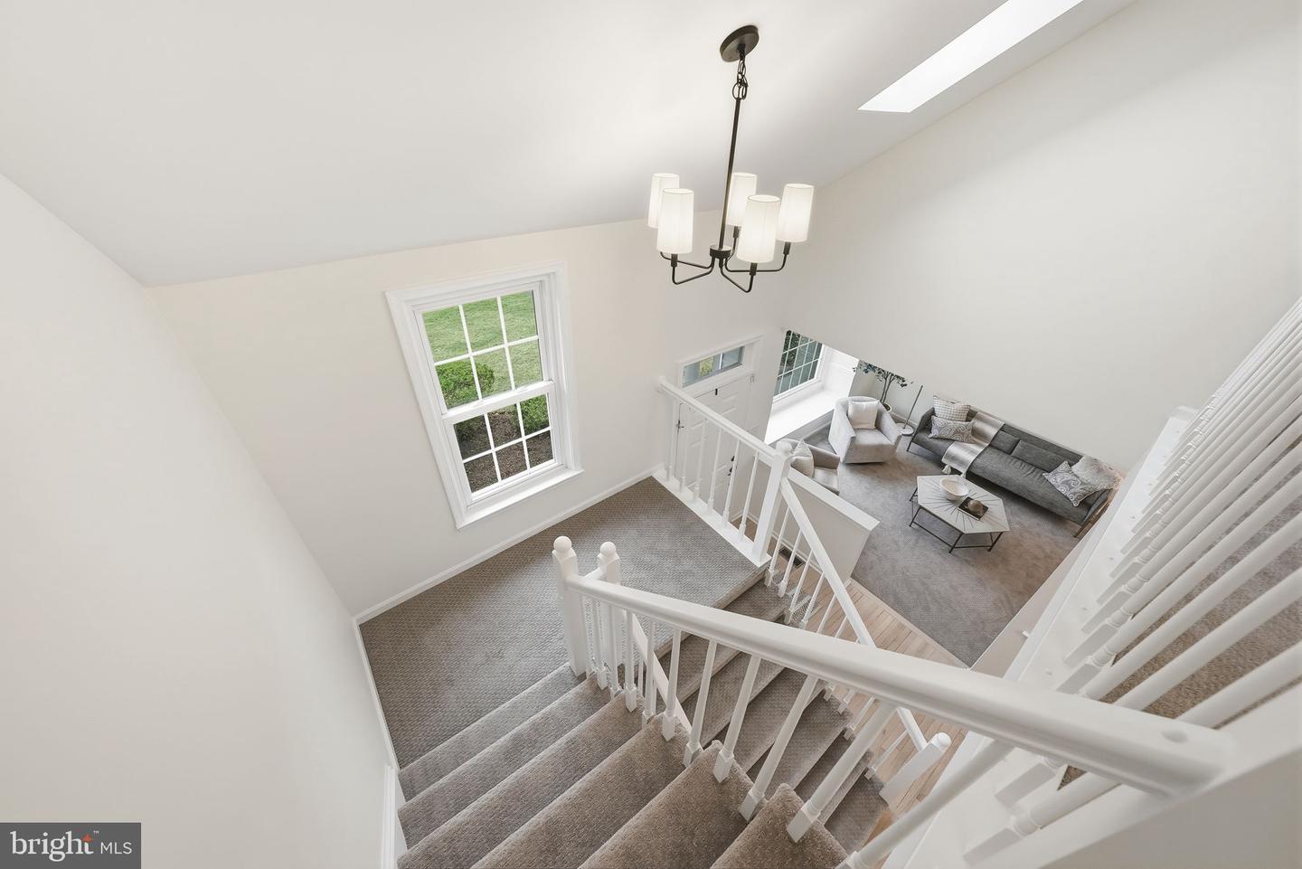 6112 SANDSTONE CT, CLIFTON, Virginia 20124, 4 Bedrooms Bedrooms, ,2 BathroomsBathrooms,Residential,For sale,6112 SANDSTONE CT,VAFX2283490 MLS # VAFX2283490