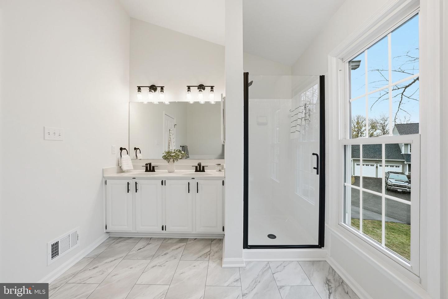 6112 SANDSTONE CT, CLIFTON, Virginia 20124, 4 Bedrooms Bedrooms, ,2 BathroomsBathrooms,Residential,For sale,6112 SANDSTONE CT,VAFX2283490 MLS # VAFX2283490