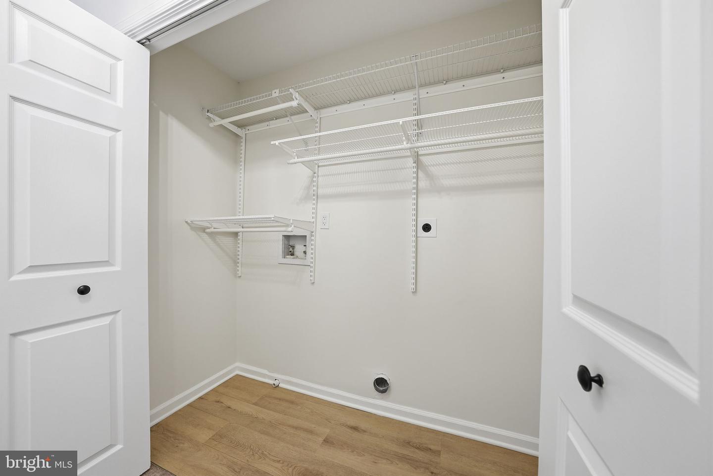 6112 SANDSTONE CT, CLIFTON, Virginia 20124, 4 Bedrooms Bedrooms, ,2 BathroomsBathrooms,Residential,For sale,6112 SANDSTONE CT,VAFX2283490 MLS # VAFX2283490