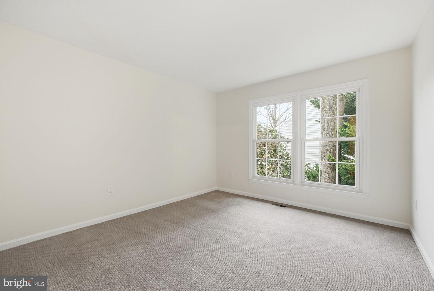 6112 SANDSTONE CT, CLIFTON, Virginia 20124, 4 Bedrooms Bedrooms, ,2 BathroomsBathrooms,Residential,For sale,6112 SANDSTONE CT,VAFX2283490 MLS # VAFX2283490