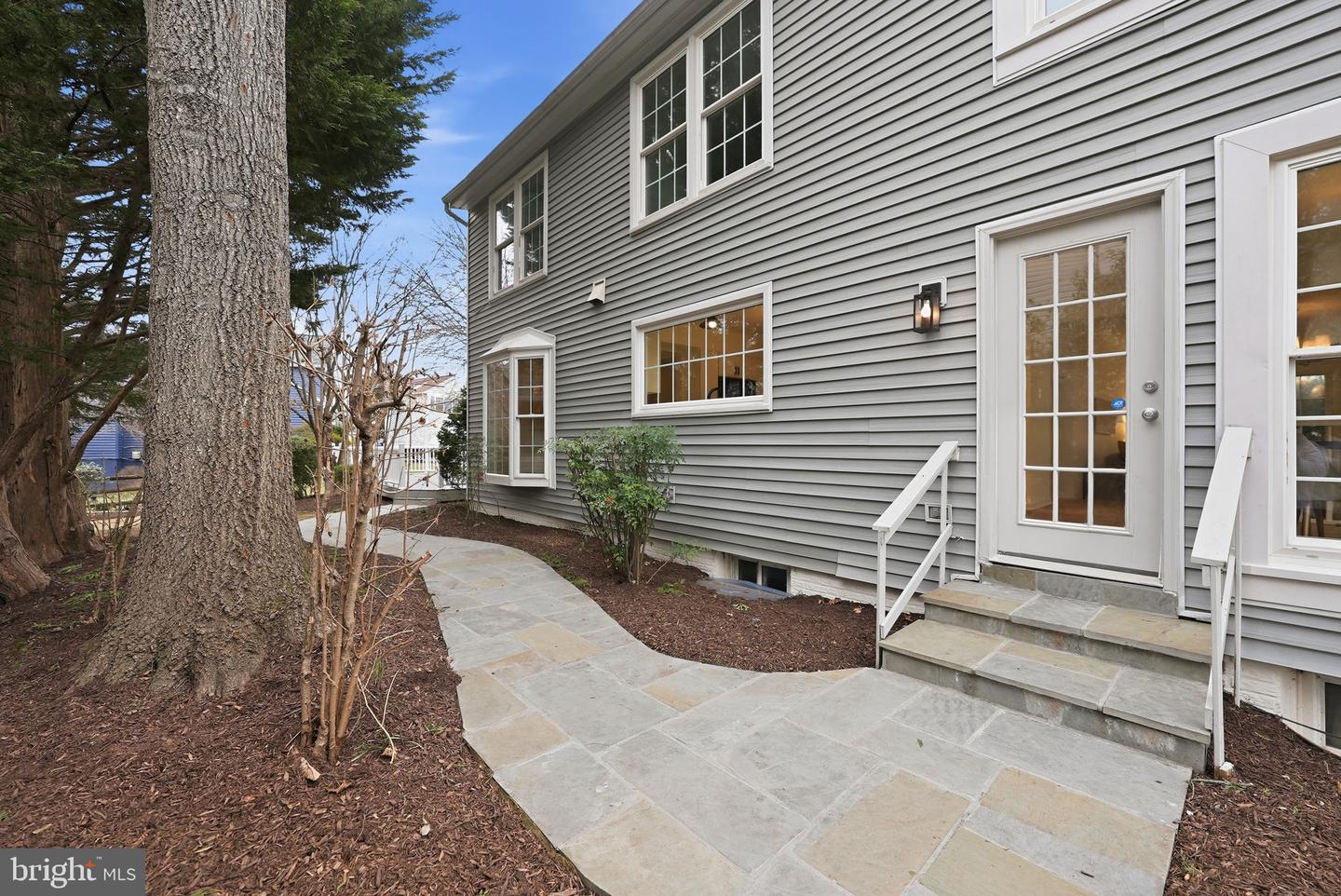 6112 SANDSTONE CT, CLIFTON, Virginia 20124, 4 Bedrooms Bedrooms, ,2 BathroomsBathrooms,Residential,For sale,6112 SANDSTONE CT,VAFX2283490 MLS # VAFX2283490