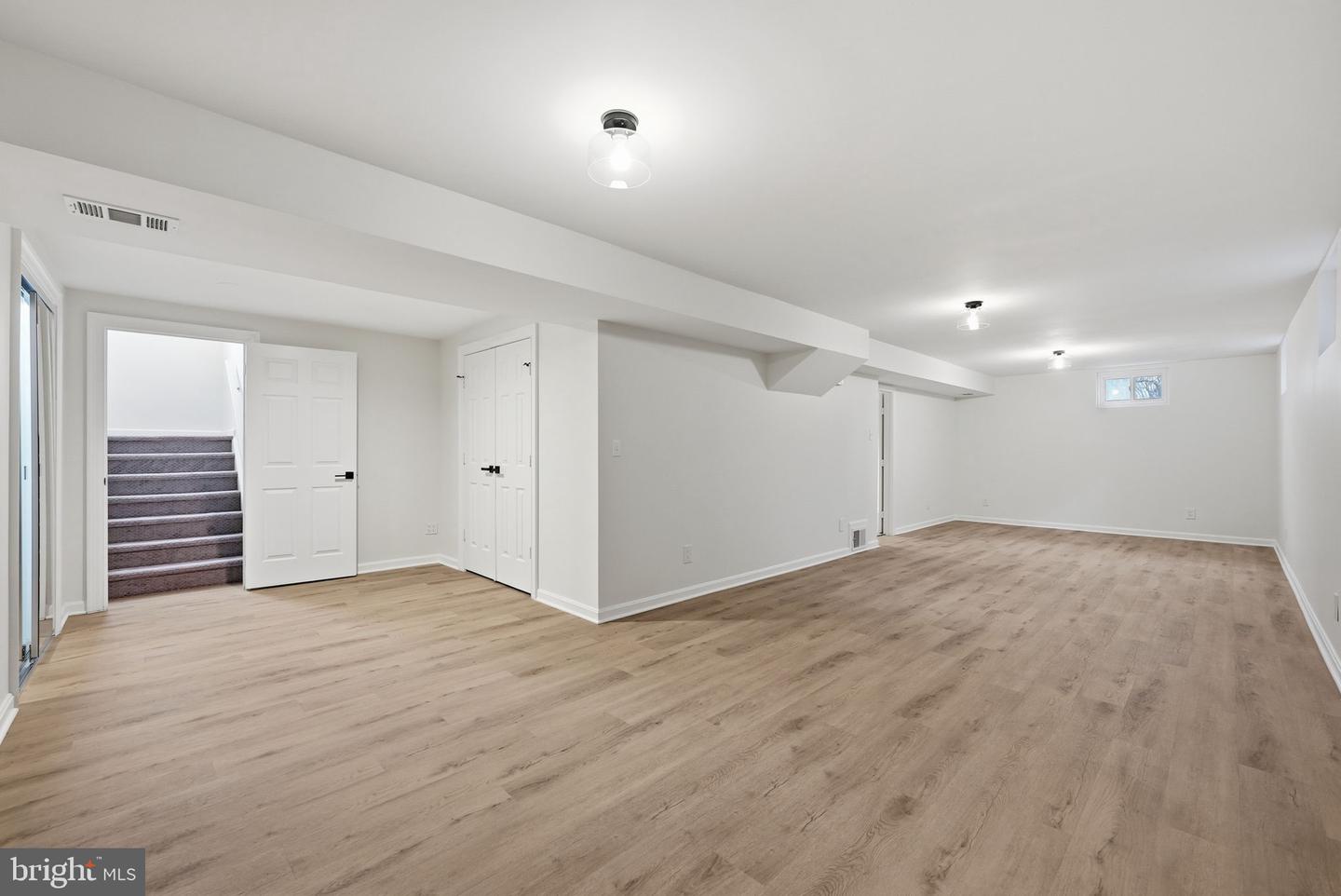 6112 SANDSTONE CT, CLIFTON, Virginia 20124, 4 Bedrooms Bedrooms, ,2 BathroomsBathrooms,Residential,For sale,6112 SANDSTONE CT,VAFX2283490 MLS # VAFX2283490