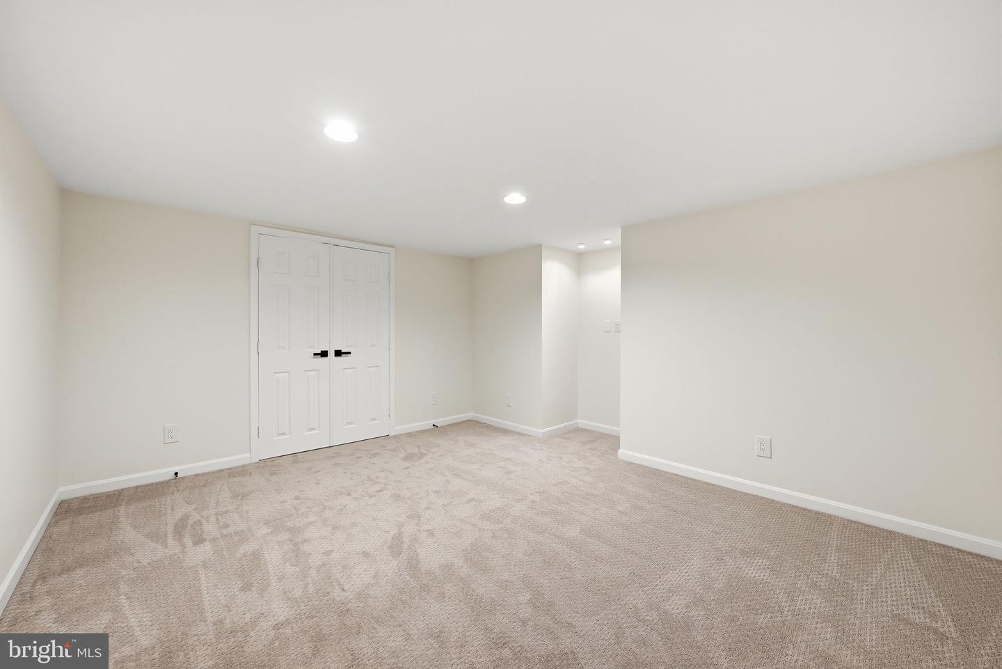 6112 SANDSTONE CT, CLIFTON, Virginia 20124, 4 Bedrooms Bedrooms, ,2 BathroomsBathrooms,Residential,For sale,6112 SANDSTONE CT,VAFX2283490 MLS # VAFX2283490