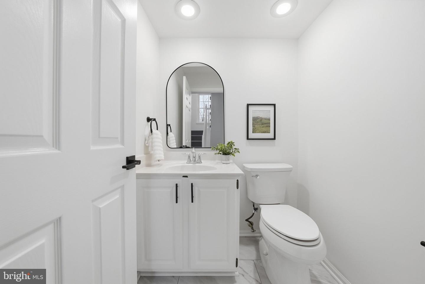 6112 SANDSTONE CT, CLIFTON, Virginia 20124, 4 Bedrooms Bedrooms, ,2 BathroomsBathrooms,Residential,For sale,6112 SANDSTONE CT,VAFX2283490 MLS # VAFX2283490