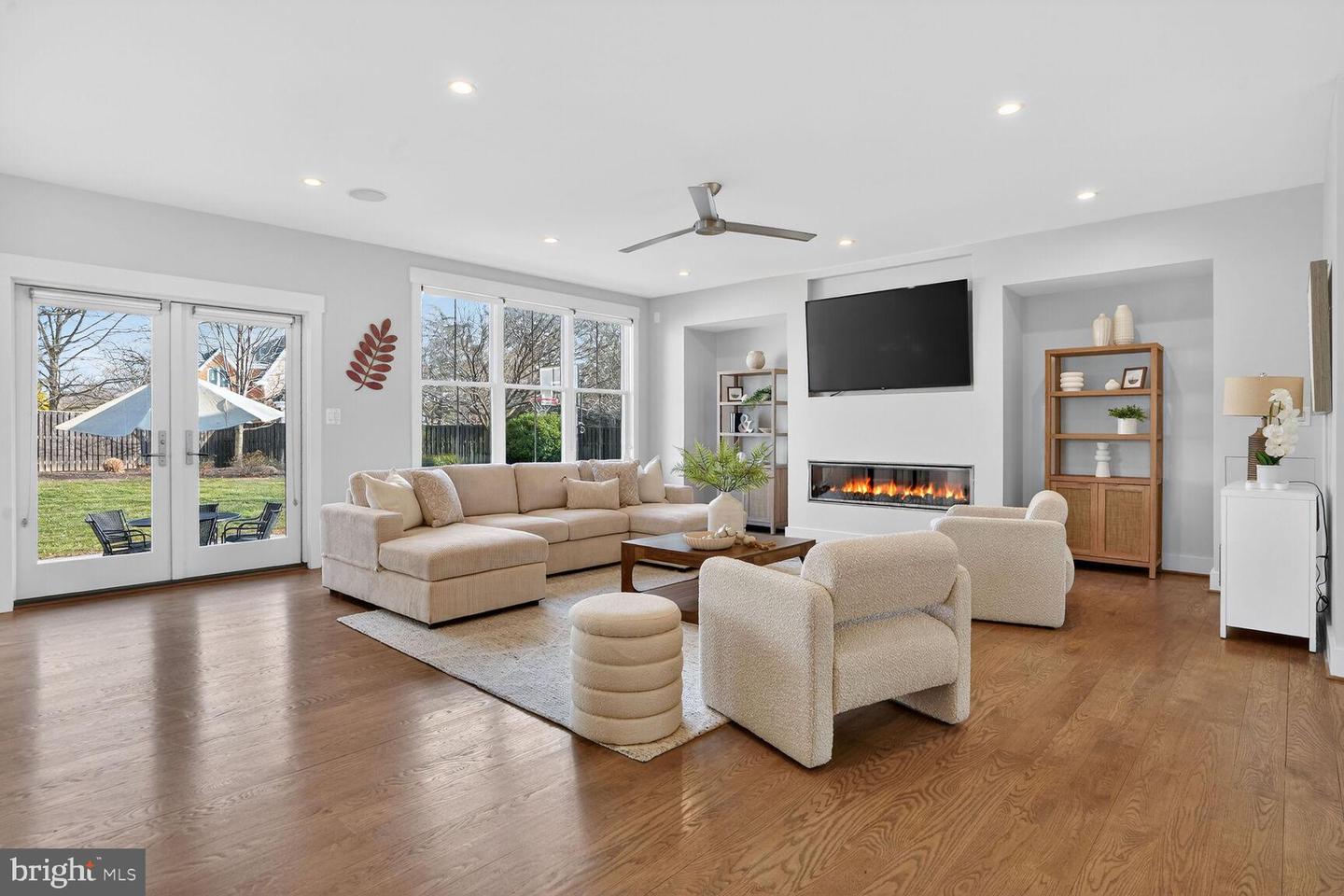 5615 35TH RD N, ARLINGTON, Virginia 22207, 6 Bedrooms Bedrooms, ,6 BathroomsBathrooms,Residential,For sale,5615 35TH RD N,VAAR2067206 MLS # VAAR2067206