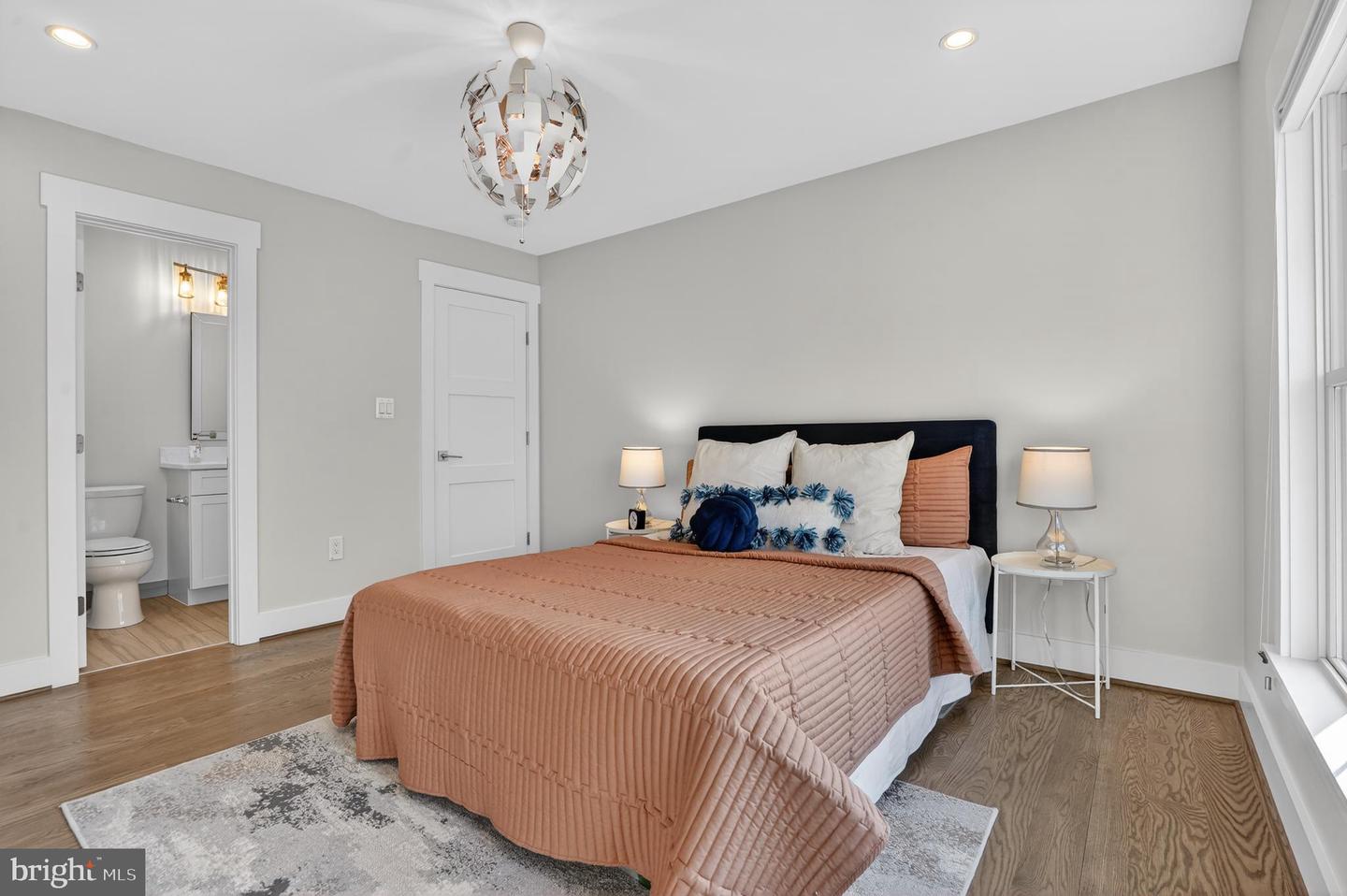 5615 35TH RD N, ARLINGTON, Virginia 22207, 6 Bedrooms Bedrooms, ,6 BathroomsBathrooms,Residential,For sale,5615 35TH RD N,VAAR2067206 MLS # VAAR2067206