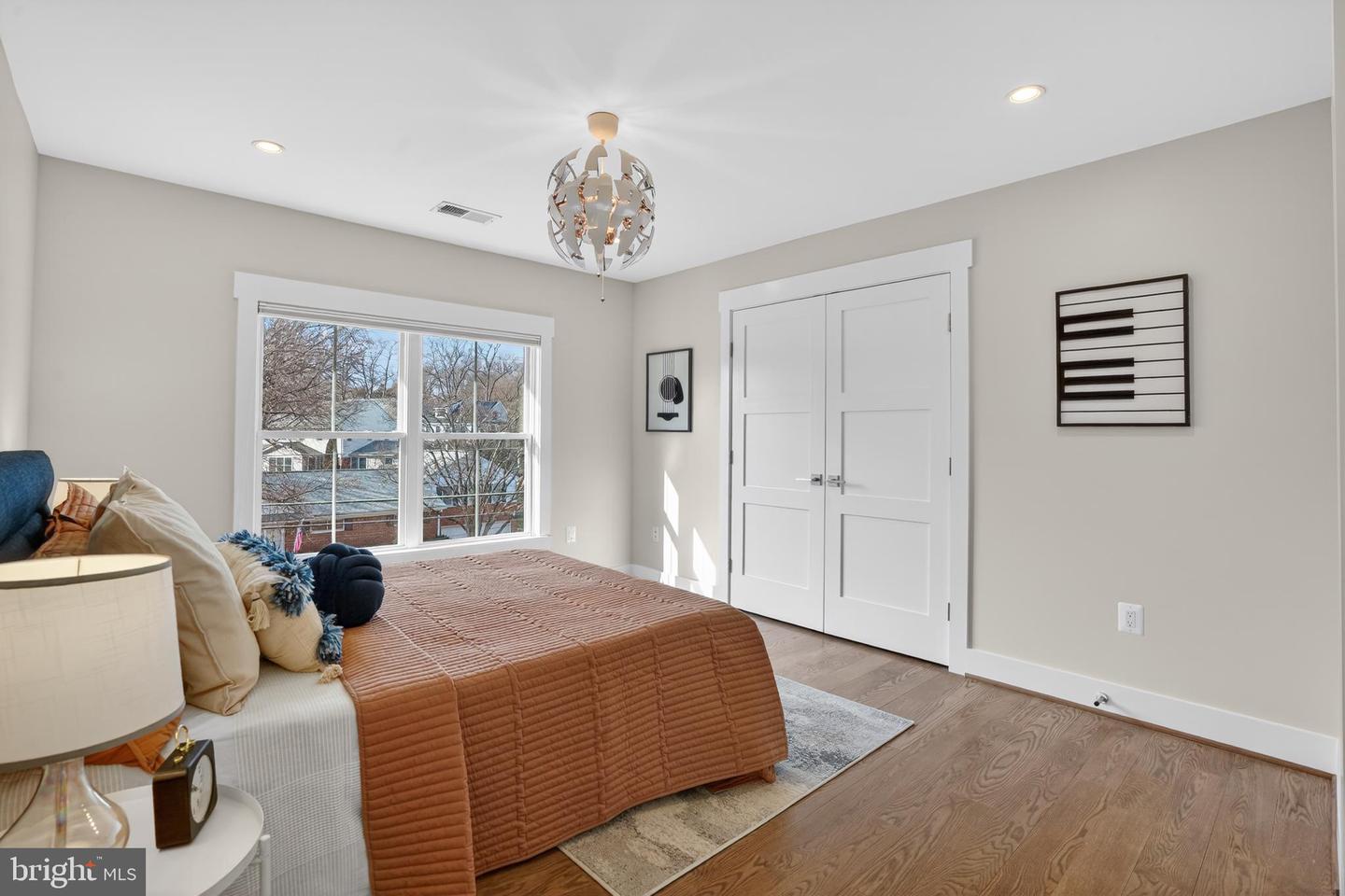 5615 35TH RD N, ARLINGTON, Virginia 22207, 6 Bedrooms Bedrooms, ,6 BathroomsBathrooms,Residential,For sale,5615 35TH RD N,VAAR2067206 MLS # VAAR2067206