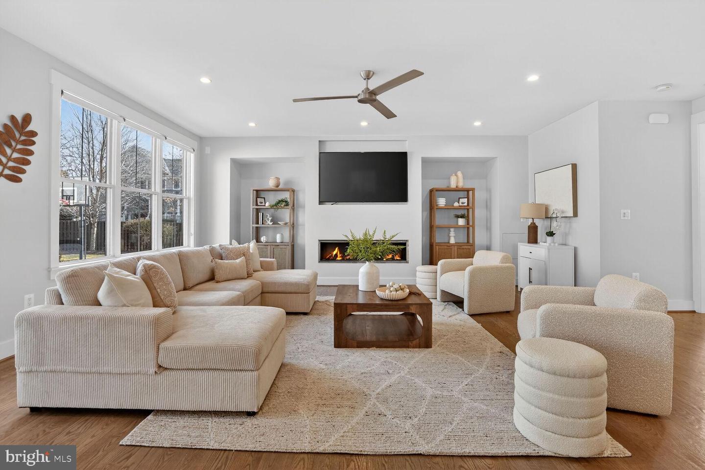 5615 35TH RD N, ARLINGTON, Virginia 22207, 6 Bedrooms Bedrooms, ,6 BathroomsBathrooms,Residential,For sale,5615 35TH RD N,VAAR2067206 MLS # VAAR2067206