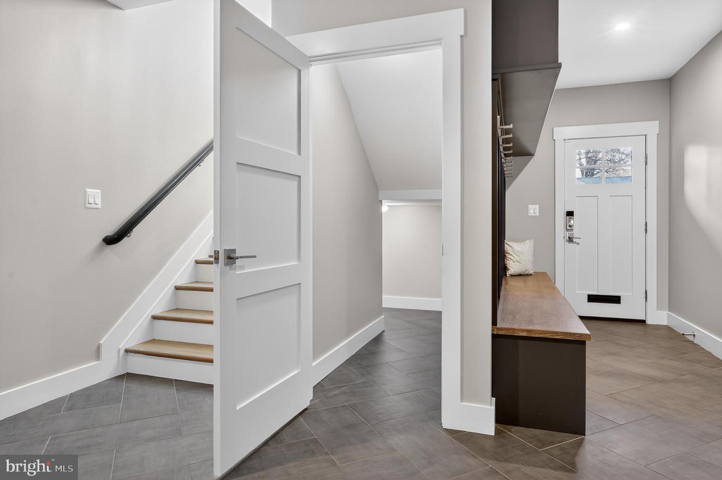 5615 35TH RD N, ARLINGTON, Virginia 22207, 6 Bedrooms Bedrooms, ,6 BathroomsBathrooms,Residential,For sale,5615 35TH RD N,VAAR2067206 MLS # VAAR2067206