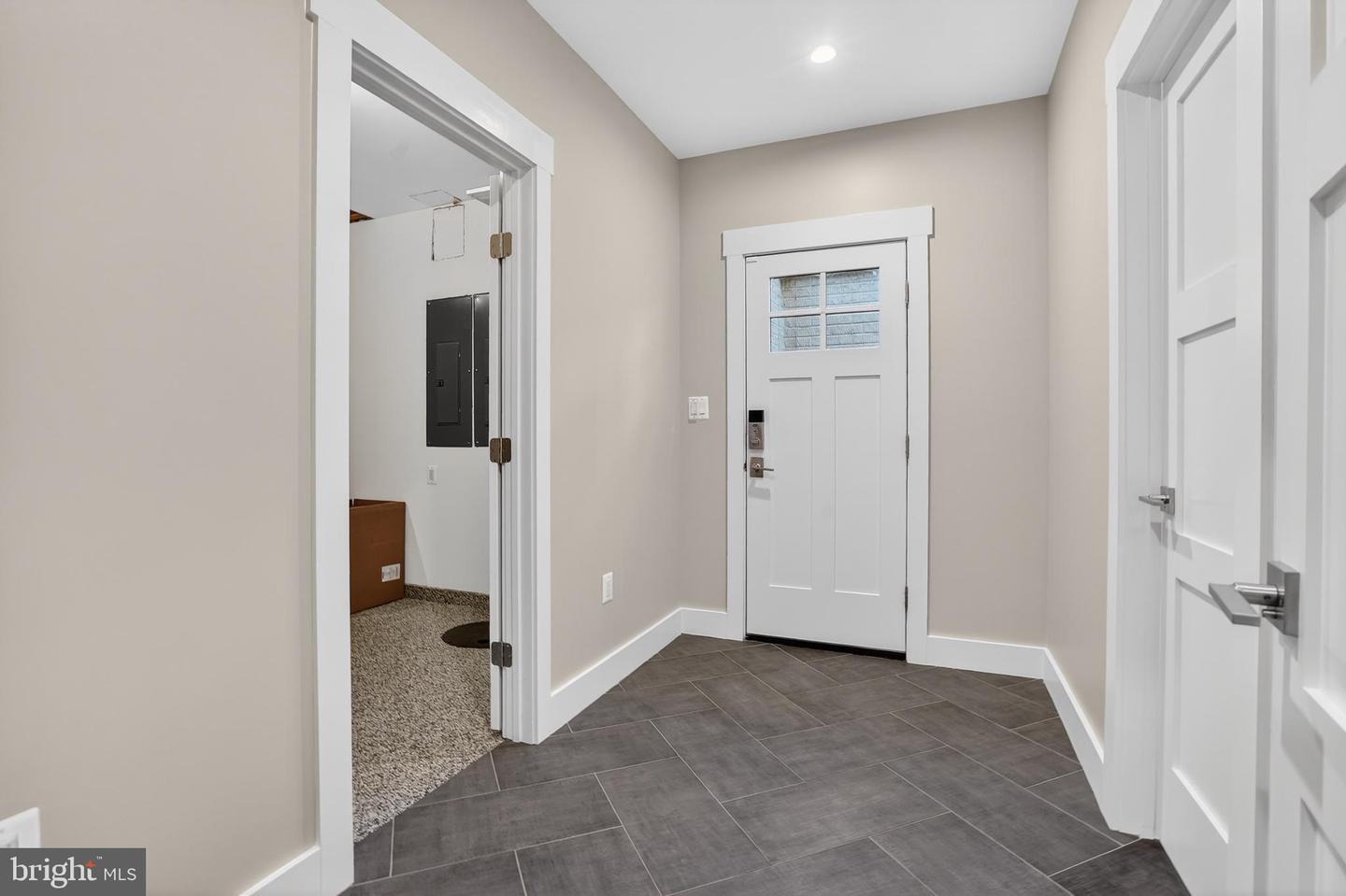 5615 35TH RD N, ARLINGTON, Virginia 22207, 6 Bedrooms Bedrooms, ,6 BathroomsBathrooms,Residential,For sale,5615 35TH RD N,VAAR2067206 MLS # VAAR2067206