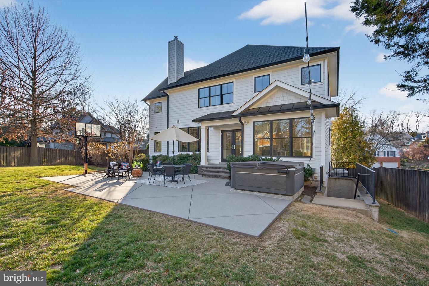 5615 35TH RD N, ARLINGTON, Virginia 22207, 6 Bedrooms Bedrooms, ,6 BathroomsBathrooms,Residential,For sale,5615 35TH RD N,VAAR2067206 MLS # VAAR2067206