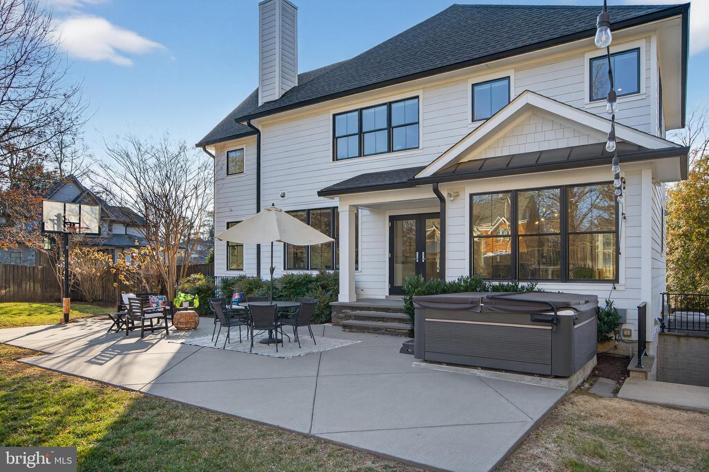 5615 35TH RD N, ARLINGTON, Virginia 22207, 6 Bedrooms Bedrooms, ,6 BathroomsBathrooms,Residential,For sale,5615 35TH RD N,VAAR2067206 MLS # VAAR2067206