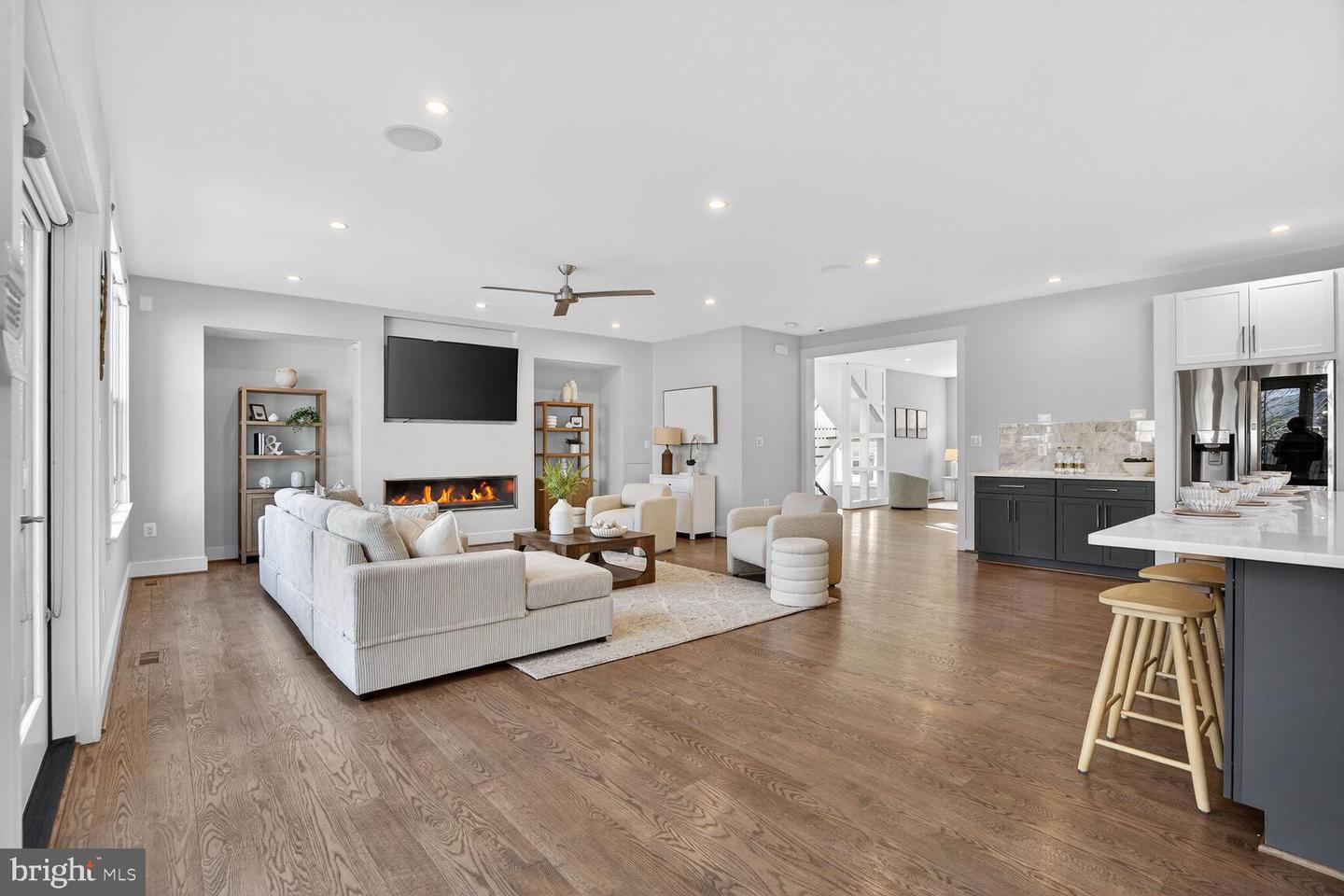 5615 35TH RD N, ARLINGTON, Virginia 22207, 6 Bedrooms Bedrooms, ,6 BathroomsBathrooms,Residential,For sale,5615 35TH RD N,VAAR2067206 MLS # VAAR2067206