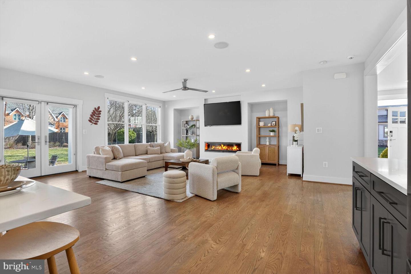 5615 35TH RD N, ARLINGTON, Virginia 22207, 6 Bedrooms Bedrooms, ,6 BathroomsBathrooms,Residential,For sale,5615 35TH RD N,VAAR2067206 MLS # VAAR2067206