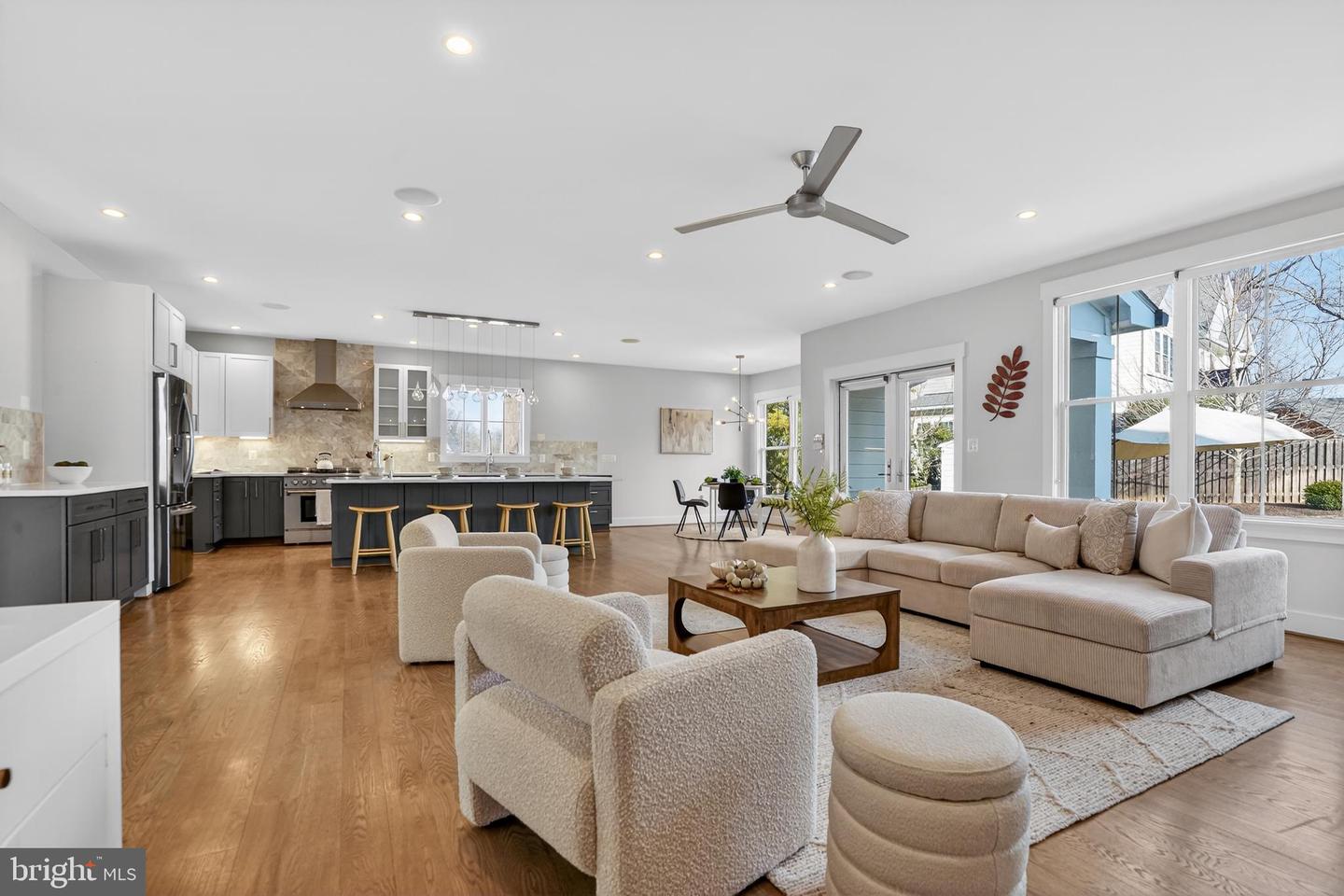 5615 35TH RD N, ARLINGTON, Virginia 22207, 6 Bedrooms Bedrooms, ,6 BathroomsBathrooms,Residential,For sale,5615 35TH RD N,VAAR2067206 MLS # VAAR2067206