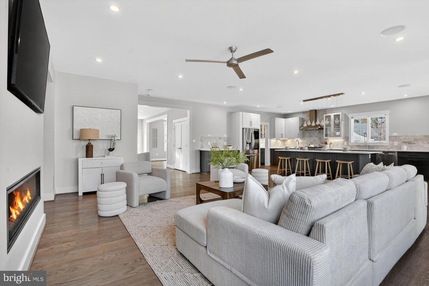 5615 35TH RD N, ARLINGTON, Virginia 22207, 6 Bedrooms Bedrooms, ,6 BathroomsBathrooms,Residential,For sale,5615 35TH RD N,VAAR2067206 MLS # VAAR2067206