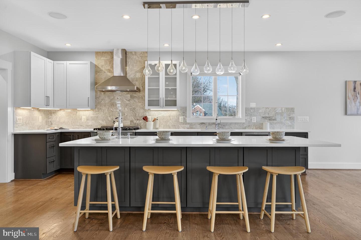 5615 35TH RD N, ARLINGTON, Virginia 22207, 6 Bedrooms Bedrooms, ,6 BathroomsBathrooms,Residential,For sale,5615 35TH RD N,VAAR2067206 MLS # VAAR2067206