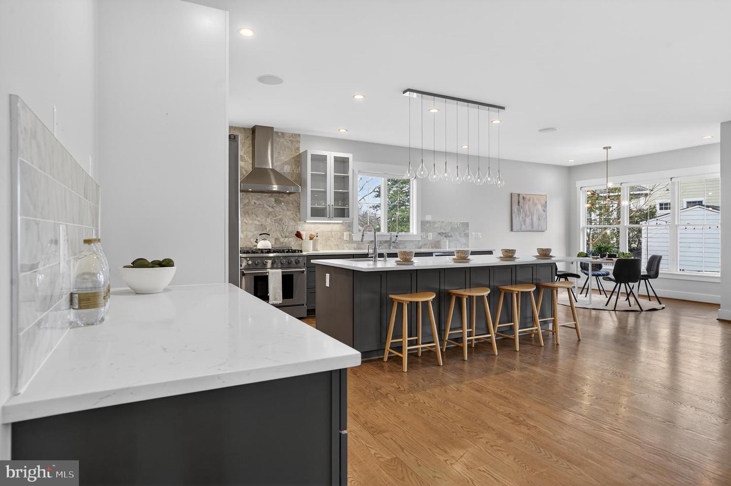 5615 35TH RD N, ARLINGTON, Virginia 22207, 6 Bedrooms Bedrooms, ,6 BathroomsBathrooms,Residential,For sale,5615 35TH RD N,VAAR2067206 MLS # VAAR2067206