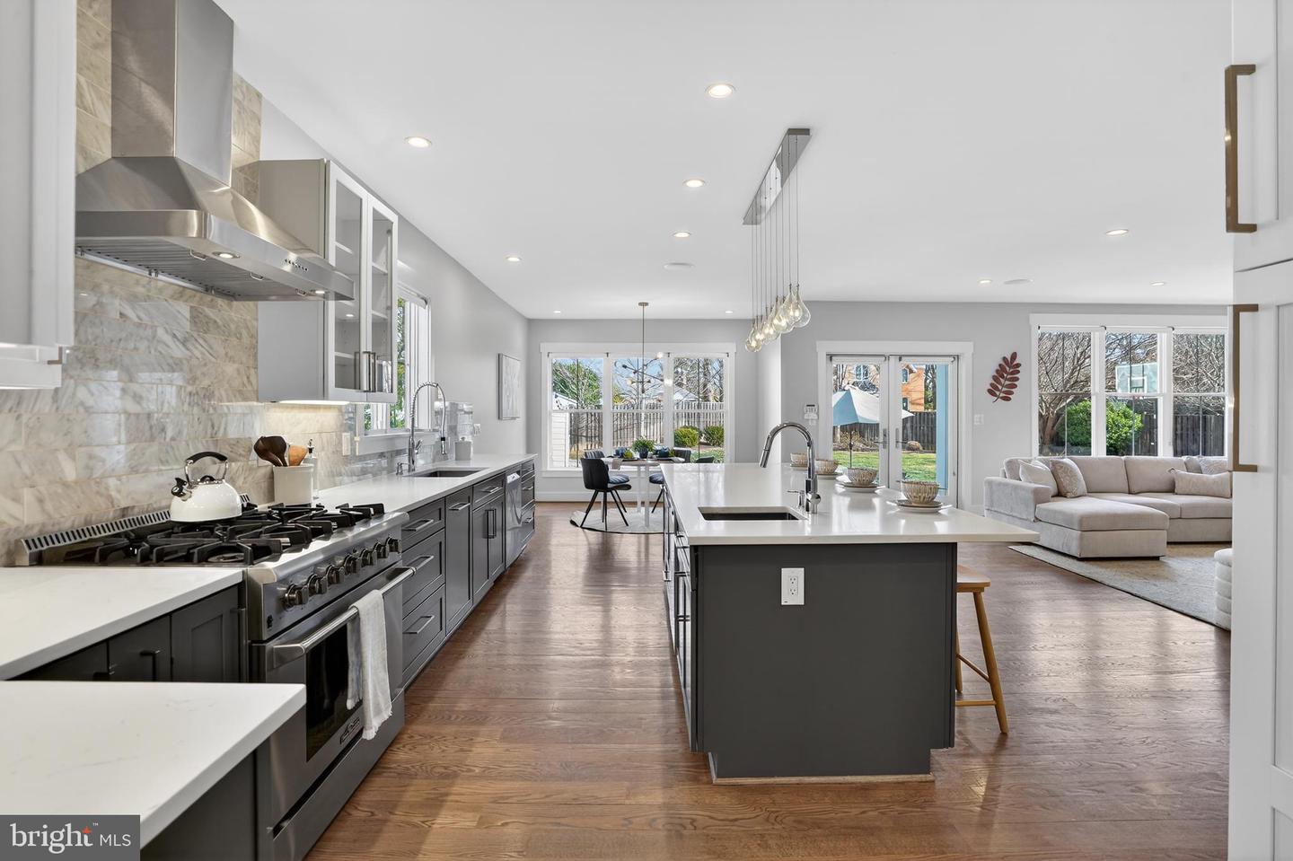 5615 35TH RD N, ARLINGTON, Virginia 22207, 6 Bedrooms Bedrooms, ,6 BathroomsBathrooms,Residential,For sale,5615 35TH RD N,VAAR2067206 MLS # VAAR2067206