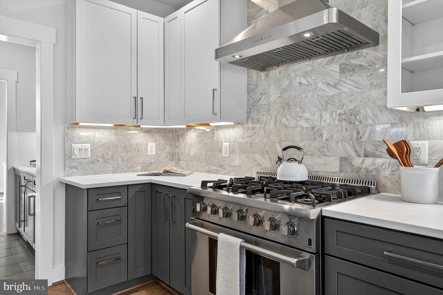 5615 35TH RD N, ARLINGTON, Virginia 22207, 6 Bedrooms Bedrooms, ,6 BathroomsBathrooms,Residential,For sale,5615 35TH RD N,VAAR2067206 MLS # VAAR2067206