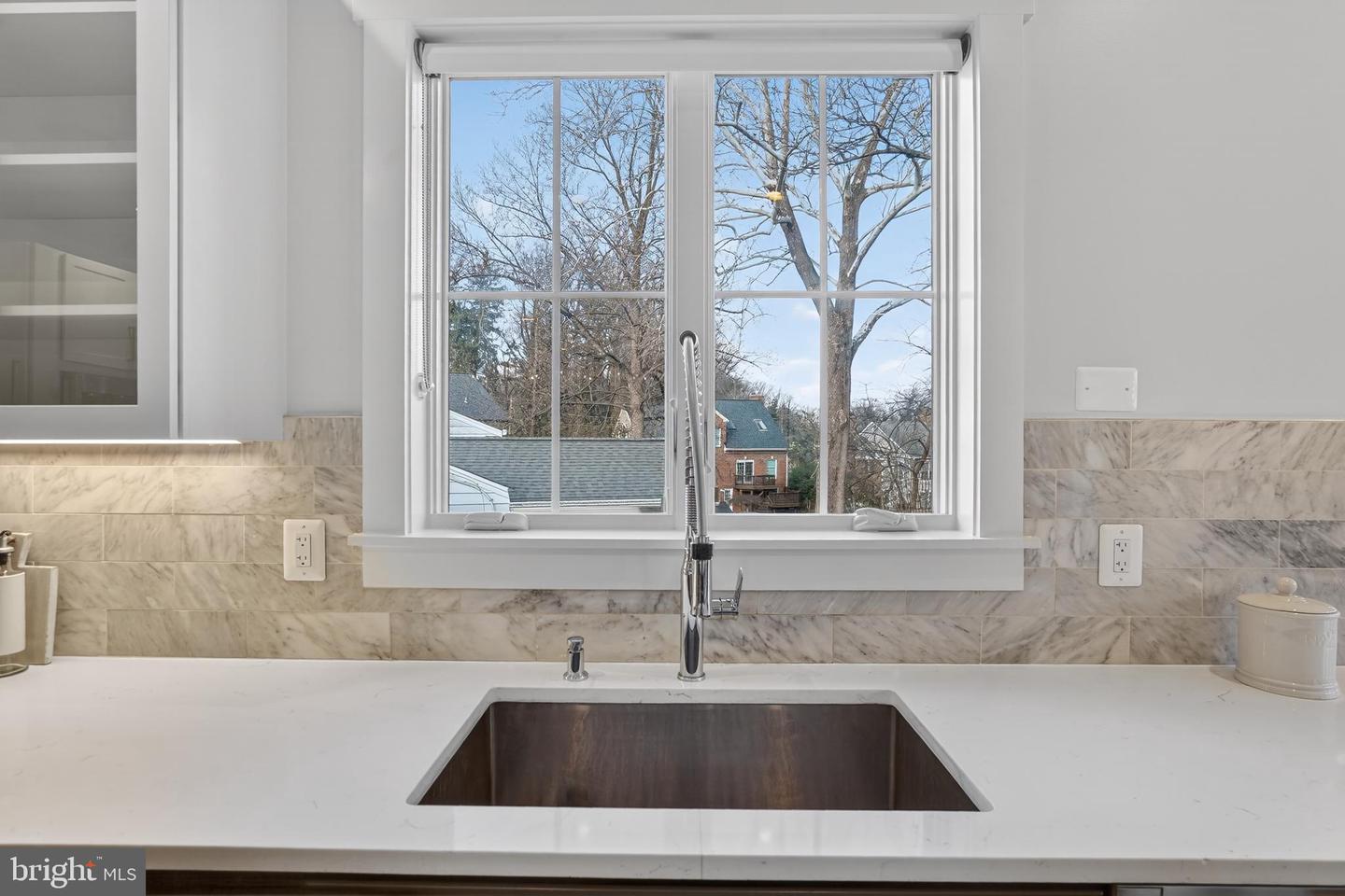 5615 35TH RD N, ARLINGTON, Virginia 22207, 6 Bedrooms Bedrooms, ,6 BathroomsBathrooms,Residential,For sale,5615 35TH RD N,VAAR2067206 MLS # VAAR2067206