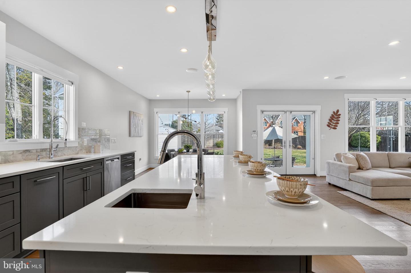 5615 35TH RD N, ARLINGTON, Virginia 22207, 6 Bedrooms Bedrooms, ,6 BathroomsBathrooms,Residential,For sale,5615 35TH RD N,VAAR2067206 MLS # VAAR2067206