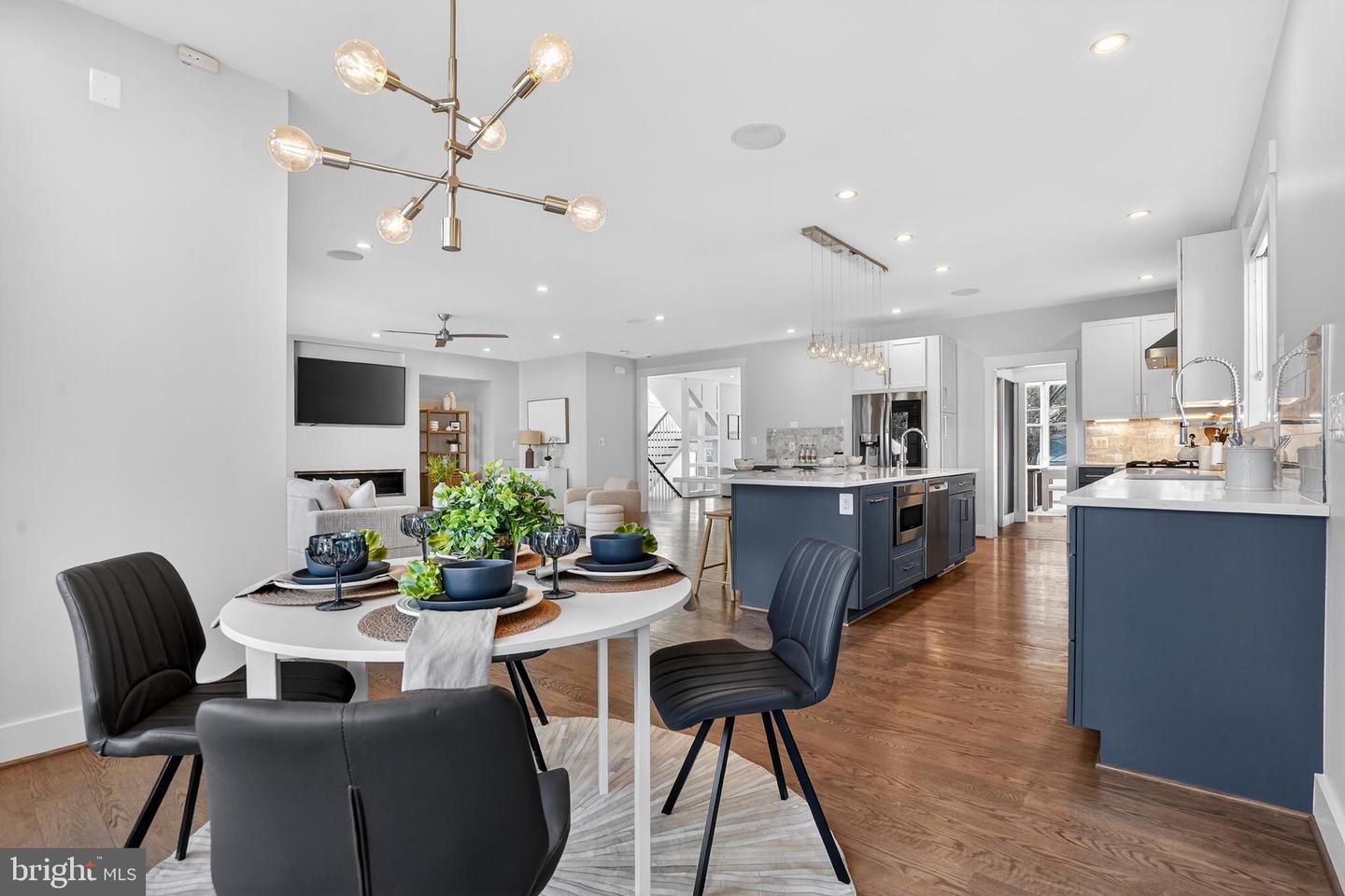 5615 35TH RD N, ARLINGTON, Virginia 22207, 6 Bedrooms Bedrooms, ,6 BathroomsBathrooms,Residential,For sale,5615 35TH RD N,VAAR2067206 MLS # VAAR2067206