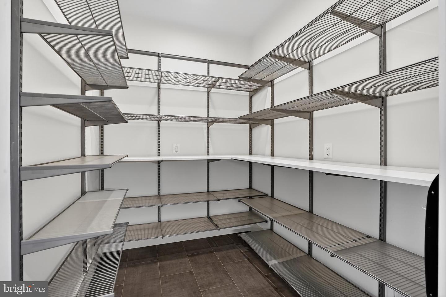 5615 35TH RD N, ARLINGTON, Virginia 22207, 6 Bedrooms Bedrooms, ,6 BathroomsBathrooms,Residential,For sale,5615 35TH RD N,VAAR2067206 MLS # VAAR2067206