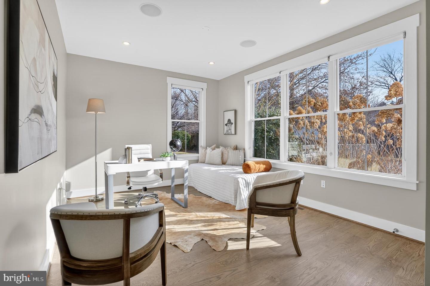 5615 35TH RD N, ARLINGTON, Virginia 22207, 6 Bedrooms Bedrooms, ,6 BathroomsBathrooms,Residential,For sale,5615 35TH RD N,VAAR2067206 MLS # VAAR2067206