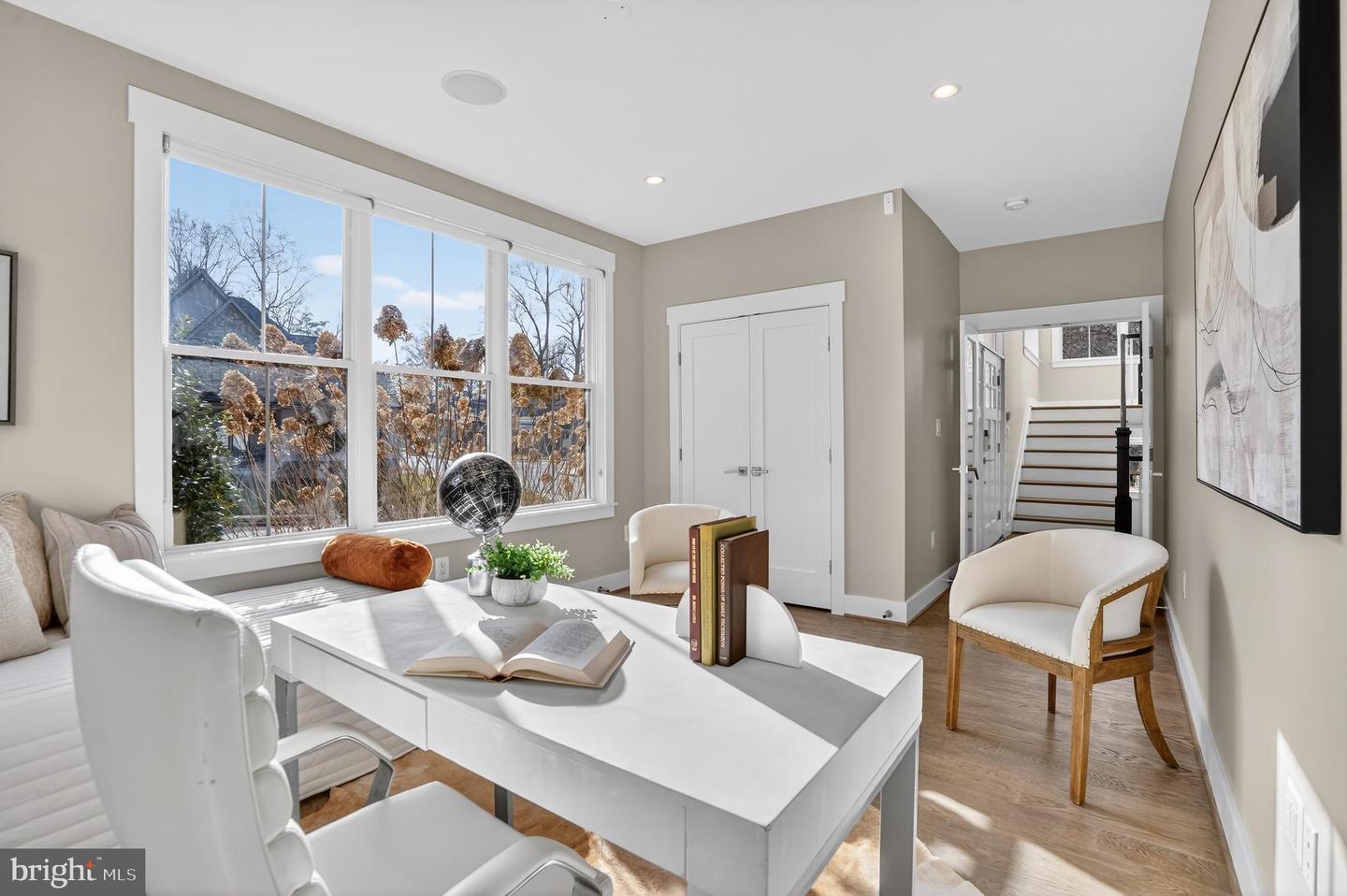 5615 35TH RD N, ARLINGTON, Virginia 22207, 6 Bedrooms Bedrooms, ,6 BathroomsBathrooms,Residential,For sale,5615 35TH RD N,VAAR2067206 MLS # VAAR2067206