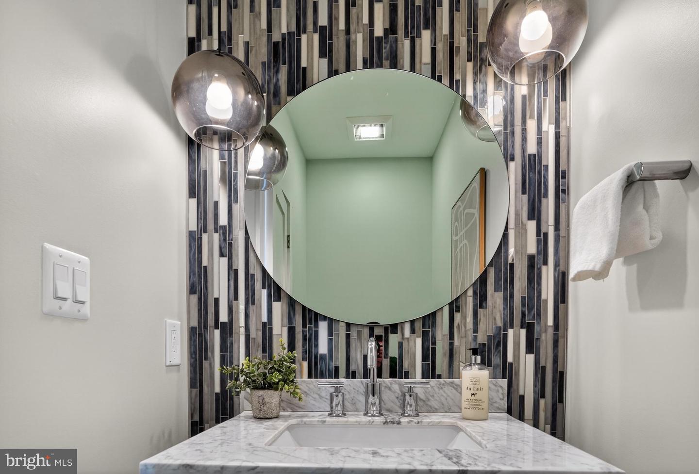 5615 35TH RD N, ARLINGTON, Virginia 22207, 6 Bedrooms Bedrooms, ,6 BathroomsBathrooms,Residential,For sale,5615 35TH RD N,VAAR2067206 MLS # VAAR2067206