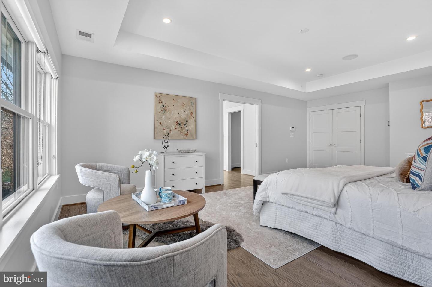 5615 35TH RD N, ARLINGTON, Virginia 22207, 6 Bedrooms Bedrooms, ,6 BathroomsBathrooms,Residential,For sale,5615 35TH RD N,VAAR2067206 MLS # VAAR2067206