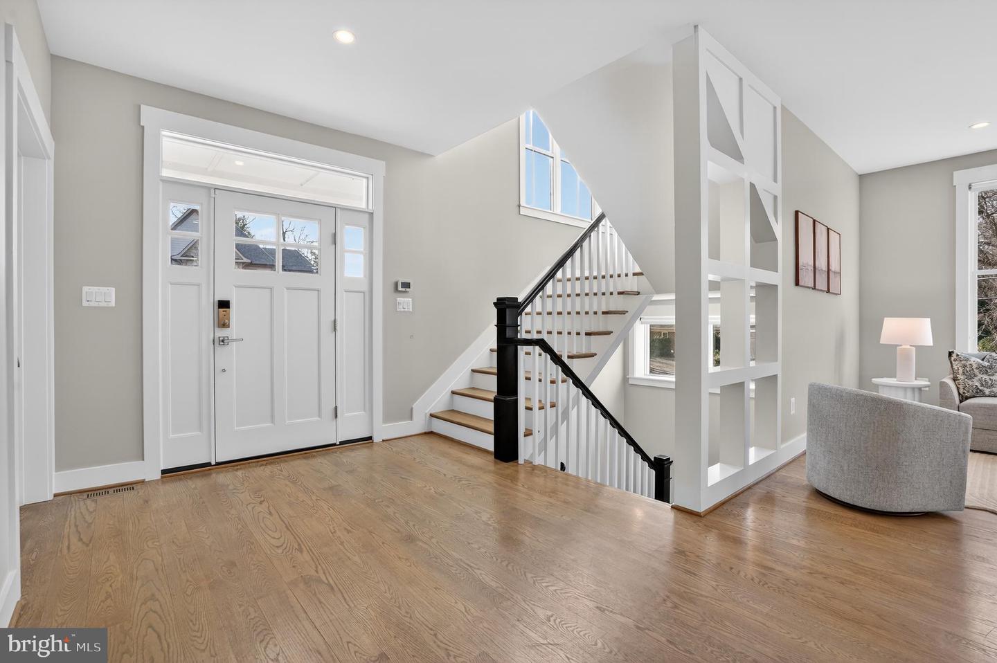 5615 35TH RD N, ARLINGTON, Virginia 22207, 6 Bedrooms Bedrooms, ,6 BathroomsBathrooms,Residential,For sale,5615 35TH RD N,VAAR2067206 MLS # VAAR2067206