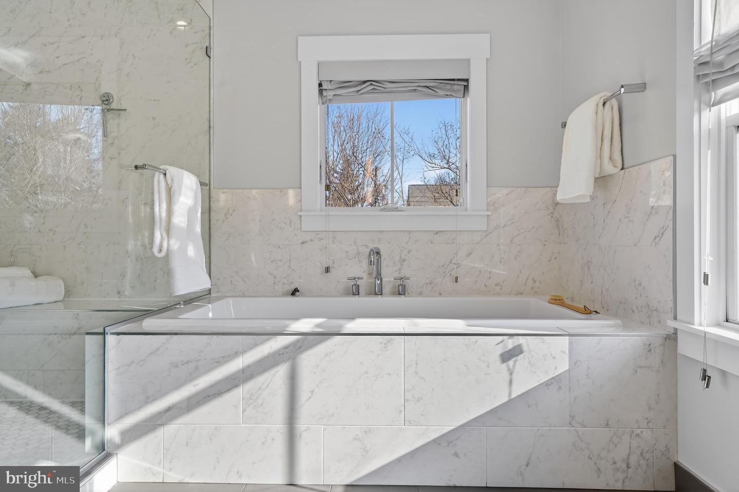 5615 35TH RD N, ARLINGTON, Virginia 22207, 6 Bedrooms Bedrooms, ,6 BathroomsBathrooms,Residential,For sale,5615 35TH RD N,VAAR2067206 MLS # VAAR2067206