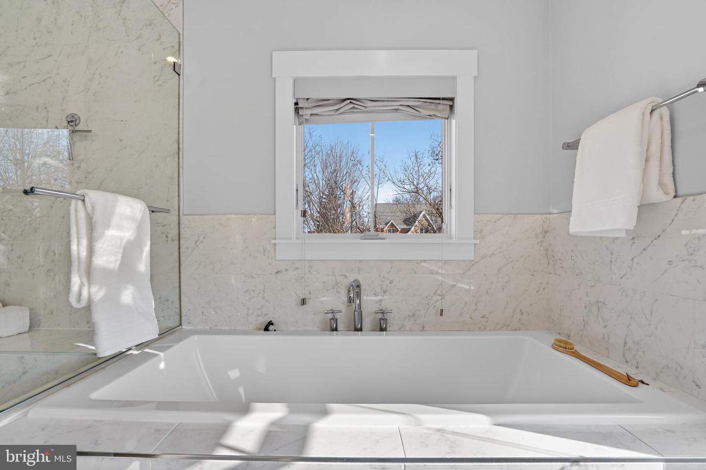 5615 35TH RD N, ARLINGTON, Virginia 22207, 6 Bedrooms Bedrooms, ,6 BathroomsBathrooms,Residential,For sale,5615 35TH RD N,VAAR2067206 MLS # VAAR2067206