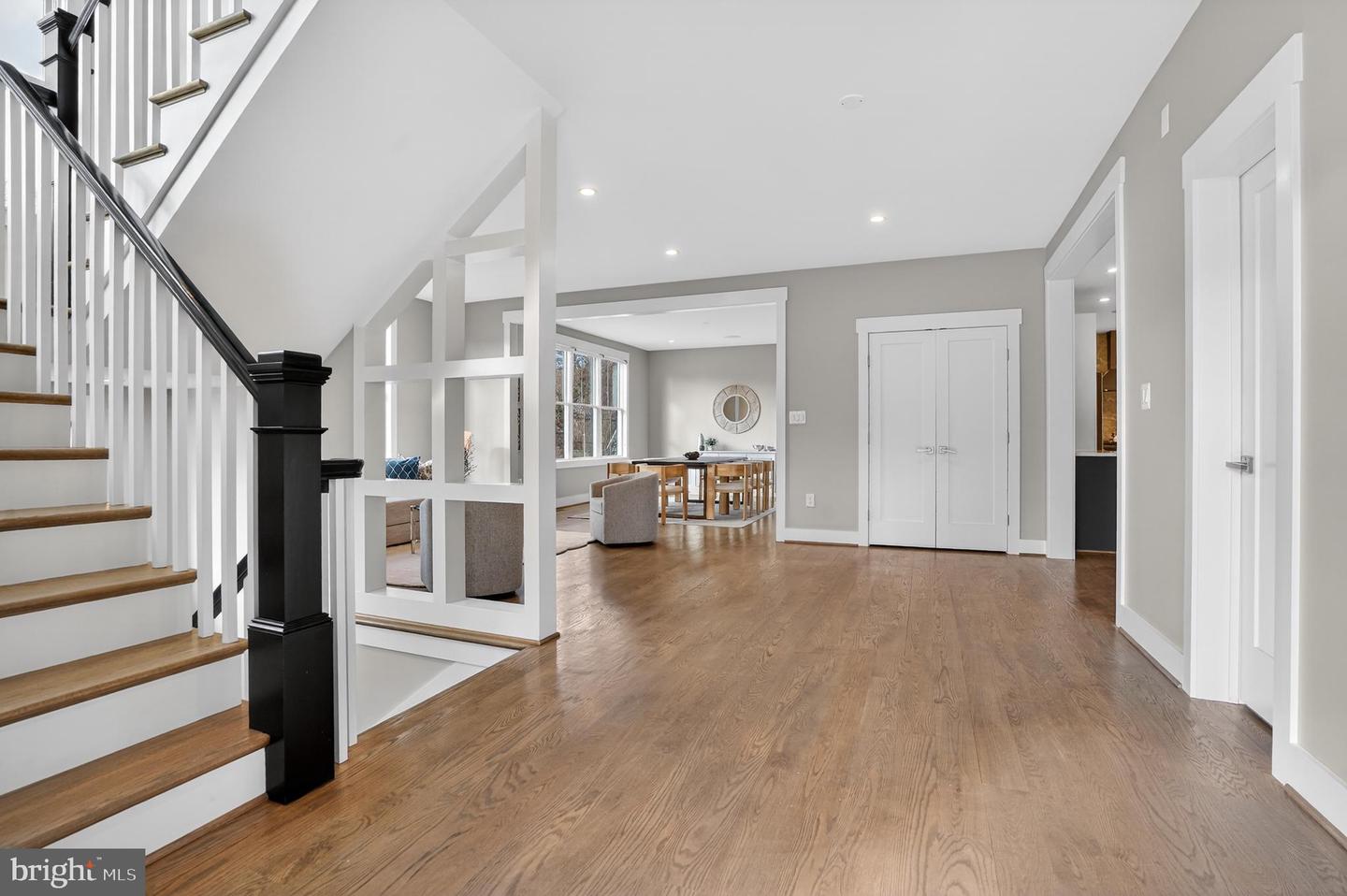 5615 35TH RD N, ARLINGTON, Virginia 22207, 6 Bedrooms Bedrooms, ,6 BathroomsBathrooms,Residential,For sale,5615 35TH RD N,VAAR2067206 MLS # VAAR2067206