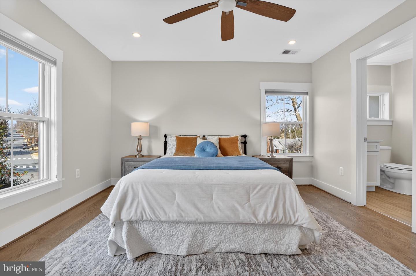 5615 35TH RD N, ARLINGTON, Virginia 22207, 6 Bedrooms Bedrooms, ,6 BathroomsBathrooms,Residential,For sale,5615 35TH RD N,VAAR2067206 MLS # VAAR2067206