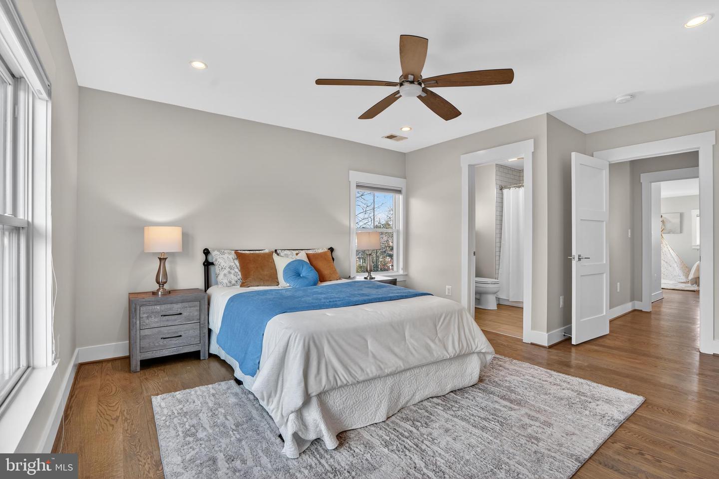 5615 35TH RD N, ARLINGTON, Virginia 22207, 6 Bedrooms Bedrooms, ,6 BathroomsBathrooms,Residential,For sale,5615 35TH RD N,VAAR2067206 MLS # VAAR2067206