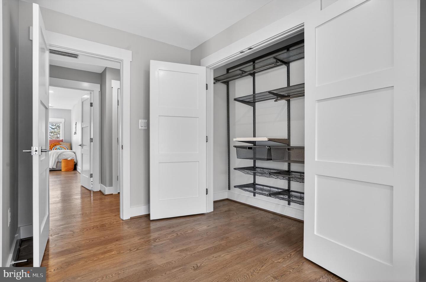 5615 35TH RD N, ARLINGTON, Virginia 22207, 6 Bedrooms Bedrooms, ,6 BathroomsBathrooms,Residential,For sale,5615 35TH RD N,VAAR2067206 MLS # VAAR2067206