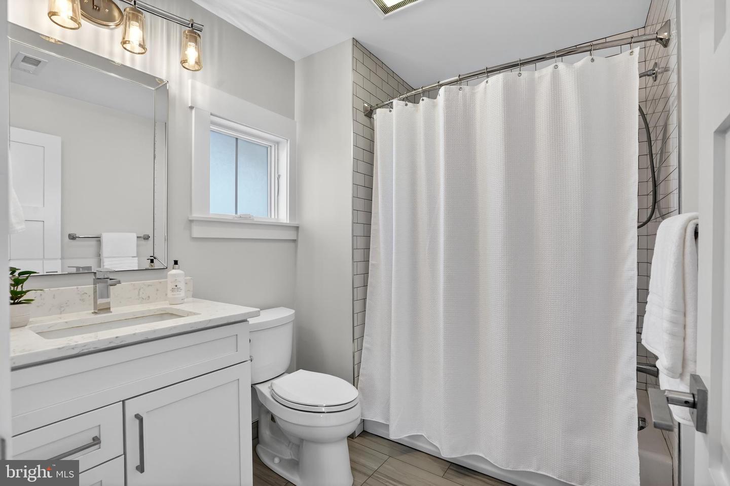 5615 35TH RD N, ARLINGTON, Virginia 22207, 6 Bedrooms Bedrooms, ,6 BathroomsBathrooms,Residential,For sale,5615 35TH RD N,VAAR2067206 MLS # VAAR2067206