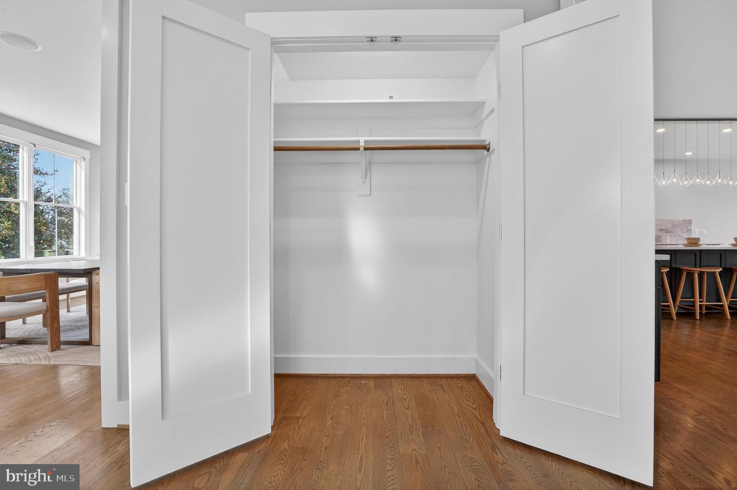 5615 35TH RD N, ARLINGTON, Virginia 22207, 6 Bedrooms Bedrooms, ,6 BathroomsBathrooms,Residential,For sale,5615 35TH RD N,VAAR2067206 MLS # VAAR2067206