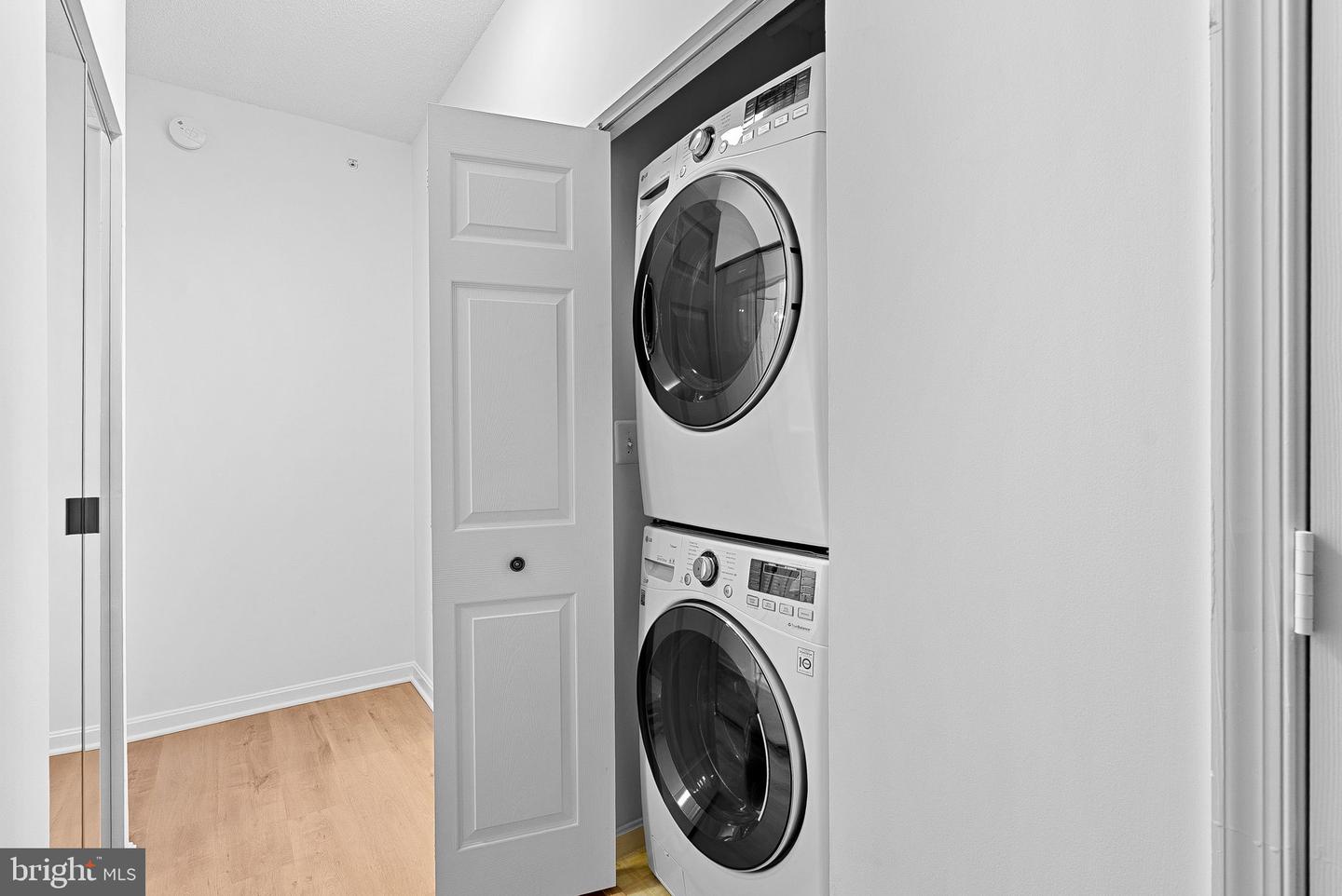 19375 CYPRESS RIDGE TER #901, LEESBURG, Virginia 20176, 3 Bedrooms Bedrooms, ,2 BathroomsBathrooms,Residential,For sale,19375 CYPRESS RIDGE TER #901,VALO2113168 MLS # VALO2113168