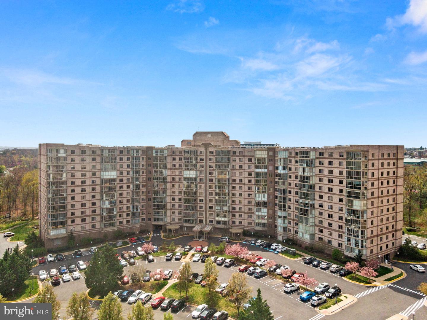 19375 CYPRESS RIDGE TER #901, LEESBURG, Virginia 20176, 3 Bedrooms Bedrooms, ,2 BathroomsBathrooms,Residential,For sale,19375 CYPRESS RIDGE TER #901,VALO2113168 MLS # VALO2113168