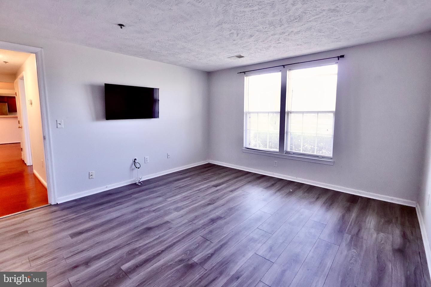 3560 SHERBROOKE CIR #103, WOODBRIDGE, Virginia 22192, 2 Bedrooms Bedrooms, ,2 BathroomsBathrooms,Residential,For sale,3560 SHERBROOKE CIR #103,VAPW2109758 MLS # VAPW2109758