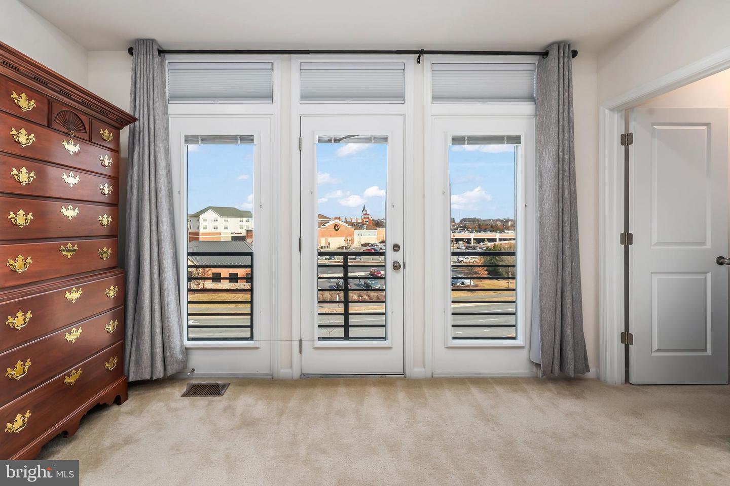 1426 RIBBON LIMESTONE TER SE, LEESBURG, Virginia 20175, 3 Bedrooms Bedrooms, 6 Rooms Rooms,2 BathroomsBathrooms,Residential,For sale,1426 RIBBON LIMESTONE TER SE,VALO2113180 MLS # VALO2113180