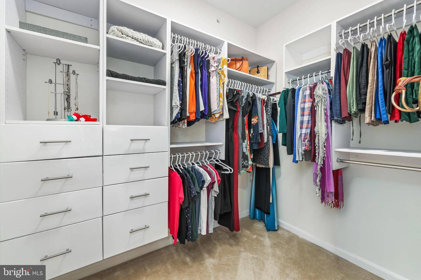 1426 RIBBON LIMESTONE TER SE, LEESBURG, Virginia 20175, 3 Bedrooms Bedrooms, 6 Rooms Rooms,2 BathroomsBathrooms,Residential,For sale,1426 RIBBON LIMESTONE TER SE,VALO2113180 MLS # VALO2113180