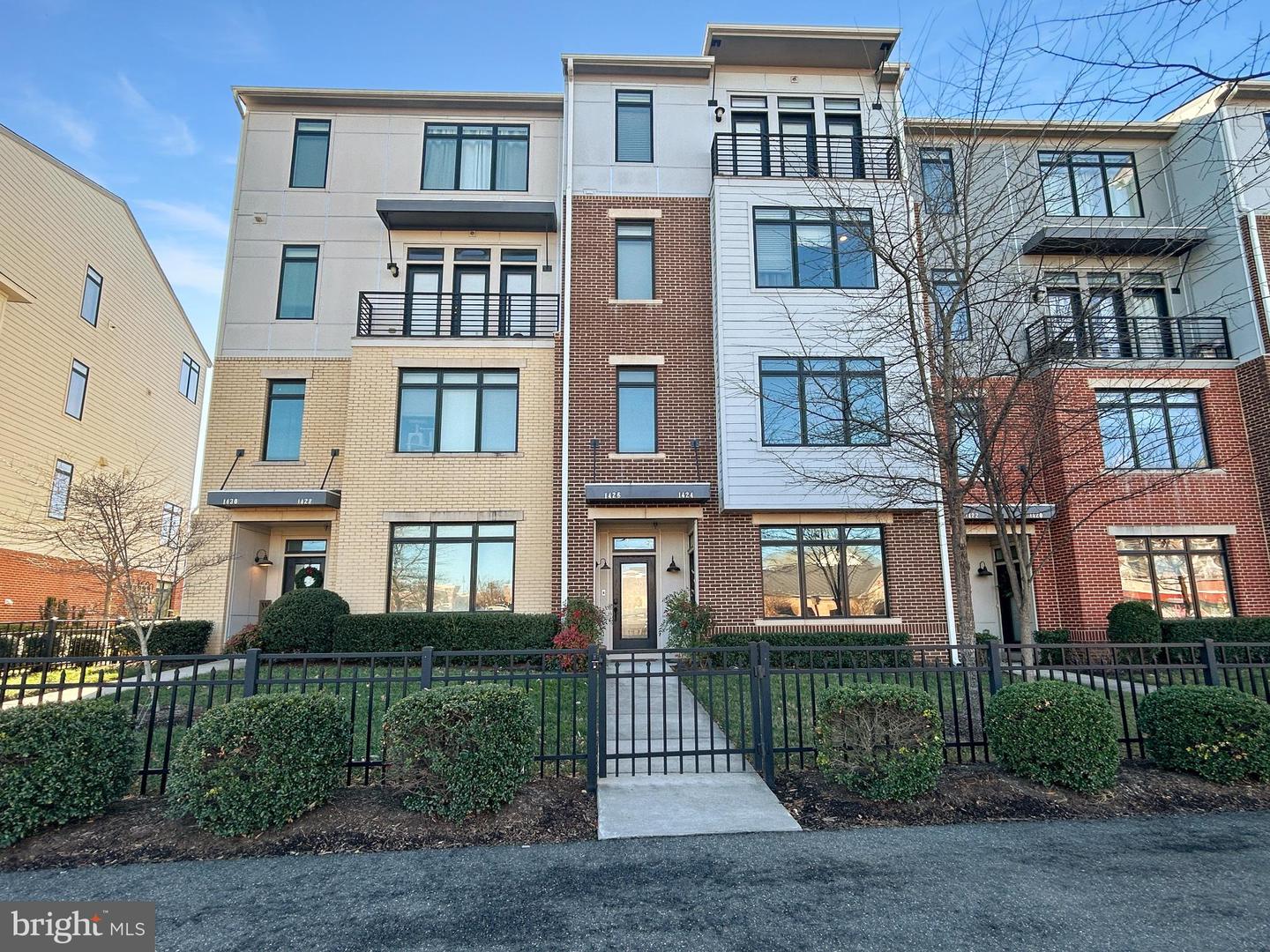 1426 RIBBON LIMESTONE TER SE, LEESBURG, Virginia 20175, 3 Bedrooms Bedrooms, 6 Rooms Rooms,2 BathroomsBathrooms,Residential,For sale,1426 RIBBON LIMESTONE TER SE,VALO2113180 MLS # VALO2113180