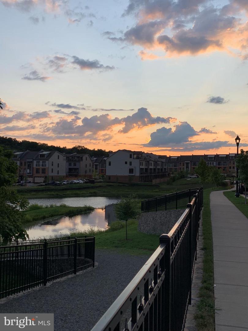 1426 RIBBON LIMESTONE TER SE, LEESBURG, Virginia 20175, 3 Bedrooms Bedrooms, 6 Rooms Rooms,2 BathroomsBathrooms,Residential,For sale,1426 RIBBON LIMESTONE TER SE,VALO2113180 MLS # VALO2113180